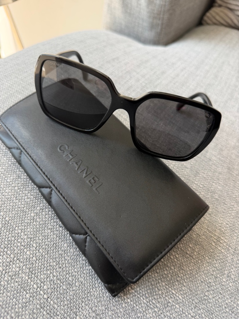 CHANEL Black Logo Thick-Arm Sunglasses Authentic - Picture 4 of 5